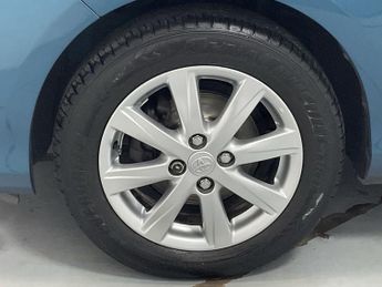 TOYOTA YARIS 1.33 Dual VVT-i TR Hatchback 5dr Petrol Manual Euro 5 (101 ps) -