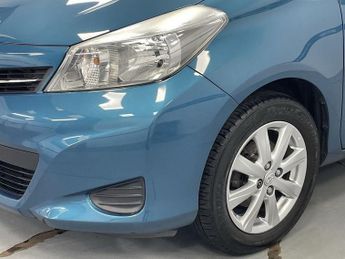 TOYOTA YARIS 1.33 Dual VVT-i TR Hatchback 5dr Petrol Manual Euro 5 (101 ps) -
