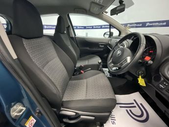 TOYOTA YARIS 1.33 Dual VVT-i TR Hatchback 5dr Petrol Manual Euro 5 (101 ps) -