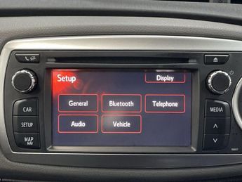 TOYOTA YARIS 1.33 Dual VVT-i TR Hatchback 5dr Petrol Manual Euro 5 (101 ps) -