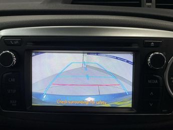 TOYOTA YARIS 1.33 Dual VVT-i TR Hatchback 5dr Petrol Manual Euro 5 (101 ps) -