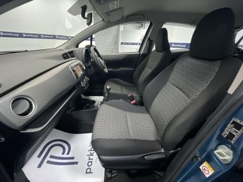 TOYOTA YARIS 1.33 Dual VVT-i TR Hatchback 5dr Petrol Manual Euro 5 (101 ps) -
