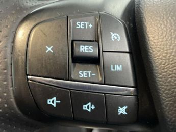 FORD KUGA 2.5 EcoBoost Duratec 14.4kWh ST-Line SUV 5dr Petrol Plug-in Hybr