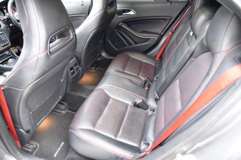 MERCEDES-BENZ GLA 2.1 GLA220d AMG Line (Premium Plus) SUV 5dr Diesel 7G-DCT 4MATIC