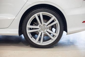 AUDI A3 2.0 TDI S line Saloon 4dr Diesel S Tronic quattro Euro 6 (s/s) (