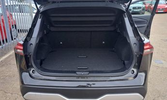 NISSAN QASHQAI 1.3 DIG-T MHEV N-Connecta SUV 5dr Petrol Hybrid XTRON Euro 6 (s/