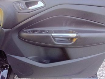 FORD KUGA 2.0 TDCi Titanium SUV 5dr Diesel Powershift AWD Euro 6 (s/s) (18