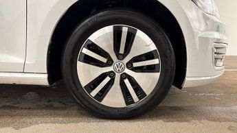 VOLKSWAGEN E-GOLF 35.8kWh e-Golf Hatchback 5dr Electric Auto (136 ps)