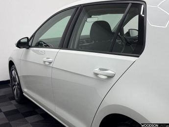 VOLKSWAGEN E-GOLF 35.8kWh e-Golf Hatchback 5dr Electric Auto (136 ps)