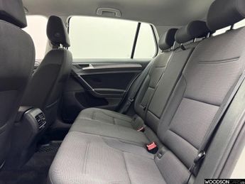 VOLKSWAGEN E-GOLF 35.8kWh e-Golf Hatchback 5dr Electric Auto (136 ps)