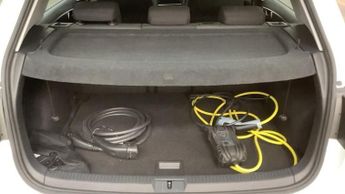 VOLKSWAGEN E-GOLF 35.8kWh e-Golf Hatchback 5dr Electric Auto (136 ps)
