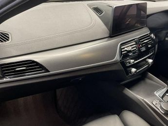 BMW 5 SERIES 2.0 520d MHT M Sport Saloon 4dr Diesel Hybrid Steptronic Euro 6 