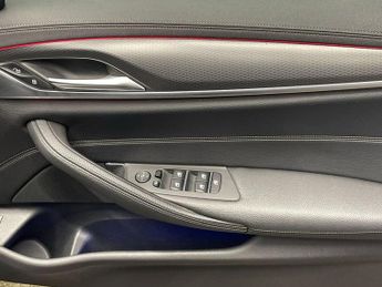 BMW 5 SERIES 2.0 520d MHT M Sport Saloon 4dr Diesel Hybrid Steptronic Euro 6 