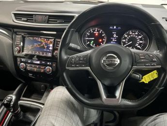 NISSAN QASHQAI 1.3 DIG-T Acenta Premium SUV 5dr Petrol Manual Euro 6 (s/s) (140