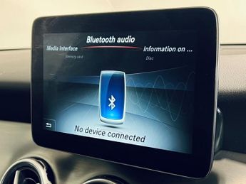 MERCEDES-BENZ GLA 2.1 GLA200d AMG Line SUV 5dr Diesel 7G-DCT Euro 6 (s/s) (136 ps)