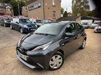 Toyota AYGO 1.0 VVT-i x-play Hatchback 5dr Petrol x-shift Euro 5 Euro 5 (68 
