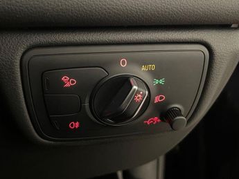 AUDI A6 SALOON 2.0 TDI ultra S line Saloon 4dr Diesel S Tronic Euro 6 (s/s) (19