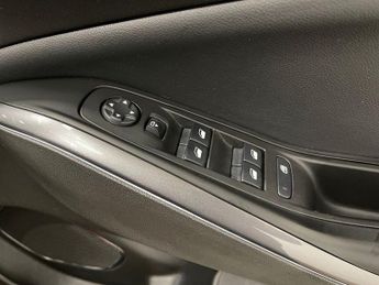 VAUXHALL GRANDLAND X 1.2 Turbo Griffin Edition SUV 5dr Petrol Auto Euro 6 (s/s) (130 