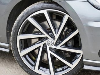 VOLKSWAGEN GOLF 2.0 TSI R Hatchback 5dr Petrol DSG 4Motion Euro 6 (s/s) (300 ps)