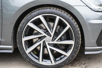 VOLKSWAGEN GOLF 2.0 TSI R Hatchback 5dr Petrol DSG 4Motion Euro 6 (s/s) (300 ps)