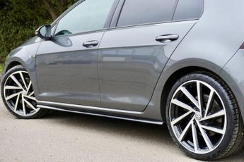 VOLKSWAGEN GOLF 2.0 TSI R Hatchback 5dr Petrol DSG 4Motion Euro 6 (s/s) (300 ps)