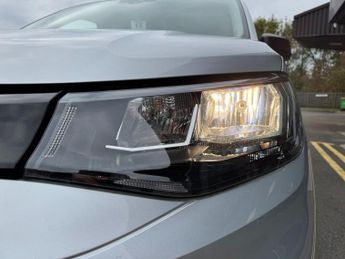 VOLKSWAGEN CADDY MAXI 2.0 TDI C20 Commerce Plus Panel Van 6dr Diesel DSG LWB Euro 6 (s