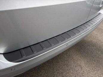 VOLKSWAGEN CADDY MAXI 2.0 TDI C20 Commerce Plus Panel Van 6dr Diesel DSG LWB Euro 6 (s