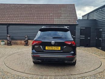 VOLKSWAGEN TIGUAN ALLSPACE 2.0 TDI R-Line Tech SUV 5dr Diesel DSG Euro 6 (s/s) (150 ps)