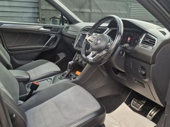 VOLKSWAGEN TIGUAN ALLSPACE 2.0 TDI R-Line Tech SUV 5dr Diesel DSG Euro 6 (s/s) (150 ps)