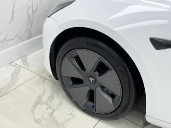 TESLA Model 3 Standard Range Plus Saloon 4dr Electric Auto RWD (241 bhp)