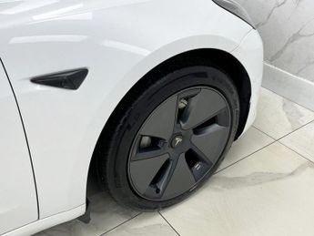 TESLA Model 3 Standard Range Plus Saloon 4dr Electric Auto RWD (241 bhp)