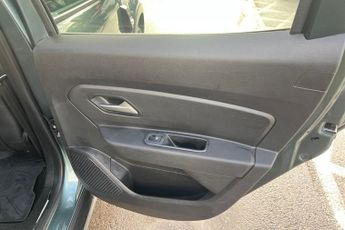 DACIA DUSTER 1.3 TCe EXTREME SUV 5dr Petrol EDC Euro 6 (s/s) (150 ps) Rear Vi