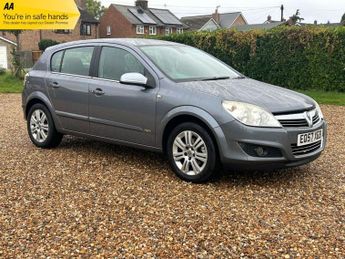 Vauxhall Astra 1.8i 16v Design Sport Hatch 3dr Petrol Automatic (194 g/km, 123
