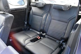 LAND ROVER DISCOVERY 2.0 SD4 HSE Diesel AUTO 4WD 240 ps 7 SEATS PAN ROOF FULLY REBUIL