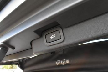 LAND ROVER DISCOVERY 2.0 SD4 HSE Diesel AUTO 4WD 240 ps 7 SEATS PAN ROOF 