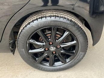 TOYOTA AYGO 1.0 VVT-i x-press Hatchback 5dr Petrol x-shift Euro 6 (68 ps)