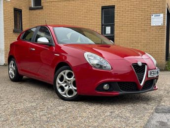 Alfa Romeo Giulietta 1.6 JTDM-2 Super Hatchback 5dr Diesel TCT Euro 6 (s/s) (120 bhp)