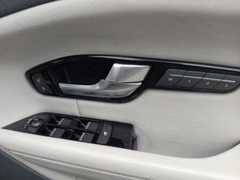LAND ROVER RANGE ROVER EVOQUE 2.0 TD4 HSE Dynamic SUV 5dr Diesel Auto 4WD Euro 6 (s/s) (180 ps