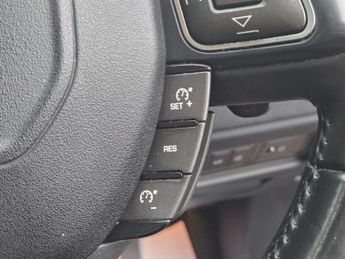 LAND ROVER RANGE ROVER EVOQUE 2.0 TD4 SE Tech SUV 5dr Diesel Auto 4WD Euro 6 (s/s) (180 ps)