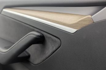 TESLA Model 3 (Dual Motor) Long Range Saloon 4dr Electric Auto 4WDE (346 ps)