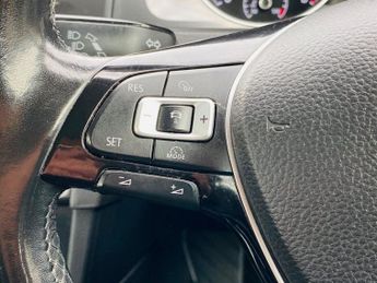 VOLKSWAGEN GOLF 1.4 TSI BlueMotion Tech SE Nav Hatchback 5dr Petrol DSG Euro 6 (