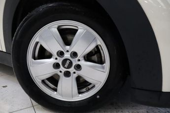 MINI HATCH 1.5 Cooper Classic Hatchback 5dr Petrol Steptronic Euro 6 (s/s) 