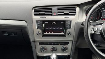 VOLKSWAGEN GOLF 1.6 TDI BlueMotion Tech SE Hatchback 5dr Diesel DSG Euro 5 (s/s)