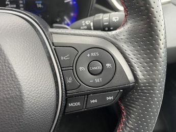 TOYOTA COROLLA 2.0 VVT-h GR SPORT Hatchback 5dr Petrol Hybrid CVT Euro 6 (s/s)