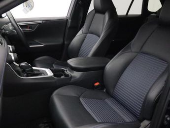 TOYOTA RAV4 2.5 VVT-h Dynamic SUV 5dr Petrol Hybrid CVT Euro 6 (s/s) (218 ps