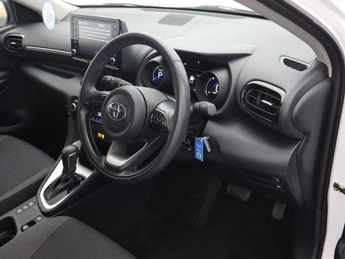 TOYOTA YARIS 1.5 VVT-h Design Hatchback 5dr Petrol Hybrid E-CVT Euro 6 (s/s) 