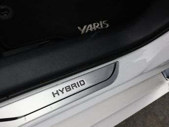 TOYOTA YARIS 1.5 VVT-h Design Hatchback 5dr Petrol Hybrid E-CVT Euro 6 (s/s) 
