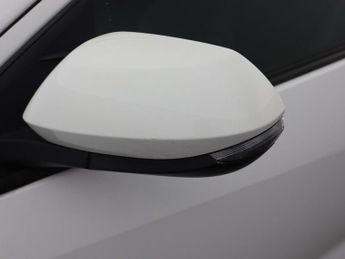 TOYOTA YARIS 1.5 VVT-h Design Hatchback 5dr Petrol Hybrid E-CVT Euro 6 (s/s) 