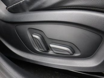 MG MG 5 61.1kWh Exclusive Long Range Estate 5dr Electric Auto (156 ps)