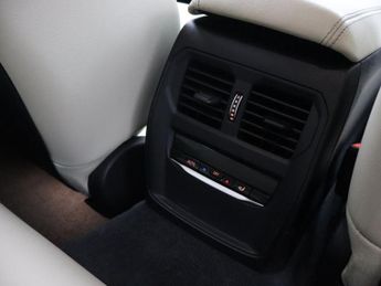 BMW 3 SERIES 2.0 330e 12kWh Sport Pro Touring 5dr Petrol Plug-in Hybrid Auto 